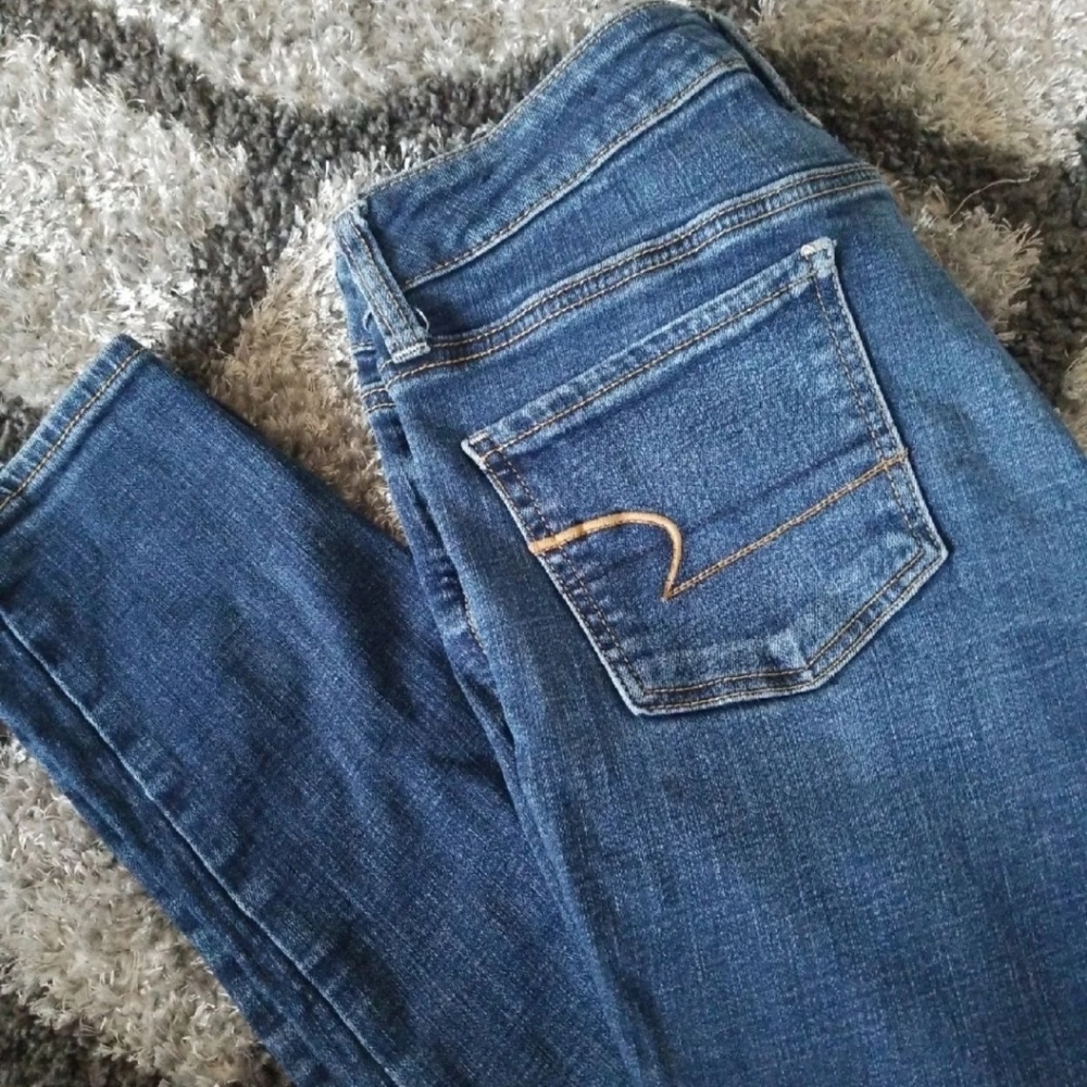 🦅American Eagle Jeans Size 8 Long! *SOLD*
